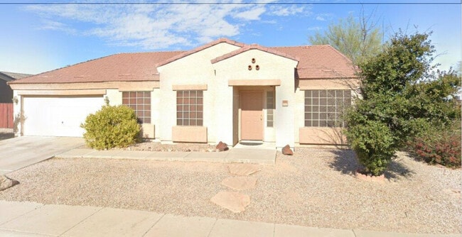 property at 608 W Rattlesnake Pl