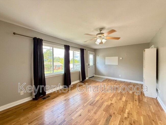 7813 Holiday Hills Cir in Chattanooga, TN - Foto de edificio - Building Photo