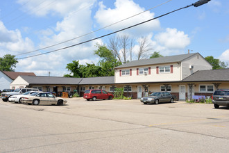 Village Square Apartments in Cincinnati, OH - Foto de edificio - Building Photo