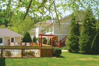 Chadwick Square Apartments in Hendersonville, NC - Building Photo - Building Photo