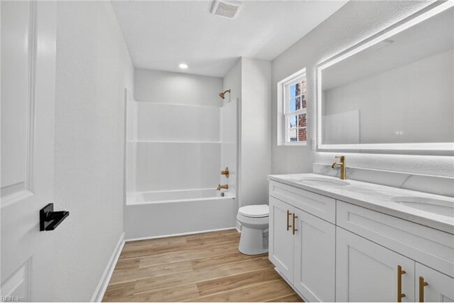 701 W 29th St in Norfolk, VA - Foto de edificio - Building Photo