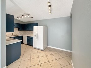 2317 N Thomas Dr in Hobbs, NM - Building Photo - Building Photo