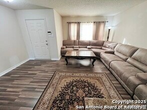 10214 Sandbrook Hill in San Antonio, TX - Building Photo - Building Photo