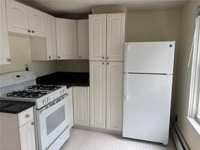 712 Hope St in Bristol, RI - Building Photo - Building Photo