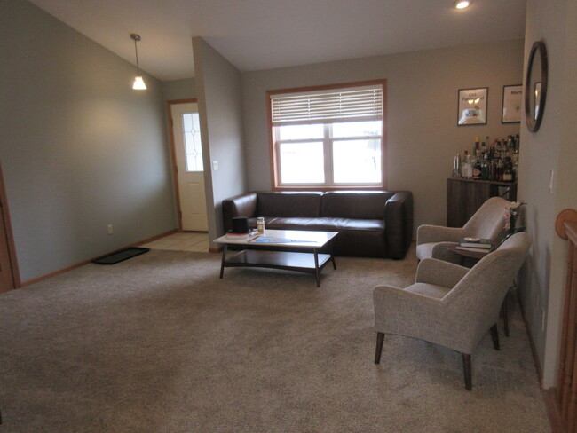 property at 1122 Sandpoint Rdg