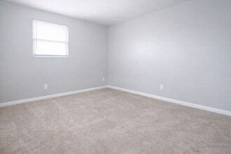 1704 Valley Forge Way in Louisville, KY - Building Photo - Building Photo