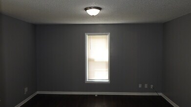 1330 S Spring St in Independence, MO - Building Photo - Building Photo