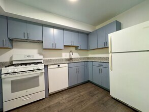 321 Homeland Southway in Baltimore, MD - Building Photo - Building Photo