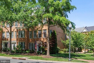 371 Cameron Station Blvd in Alexandria, VA - Building Photo - Building Photo