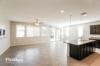 22464 Via Del Oro in Queen Creek, AZ - Foto de edificio - Building Photo