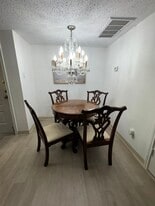 2826 S Bartell Dr, Unit F23 in Houston, TX - Building Photo
