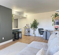 1100 11th St, Unit 405 in Miami Beach, FL - Building Photo - Building Photo