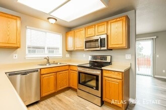 5566 Vermillion Bluffs Dr in Colorado Springs, CO - Building Photo - Building Photo