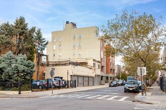 59-63 Conselyea St in Brooklyn, NY - Building Photo - Building Photo