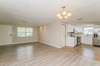 1327 Dartmouth Dr in Holiday, FL - Building Photo - Building Photo