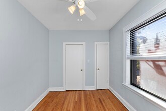 2344 W School St, Unit 2342-1 in Chicago, IL - Building Photo - Building Photo