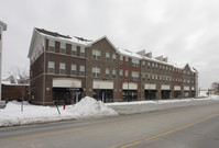 Irvington Heights in Omaha, NE - Foto de edificio - Building Photo