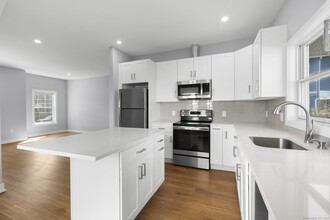 195 Arctic St in Bridgeport, CT - Foto de edificio - Building Photo