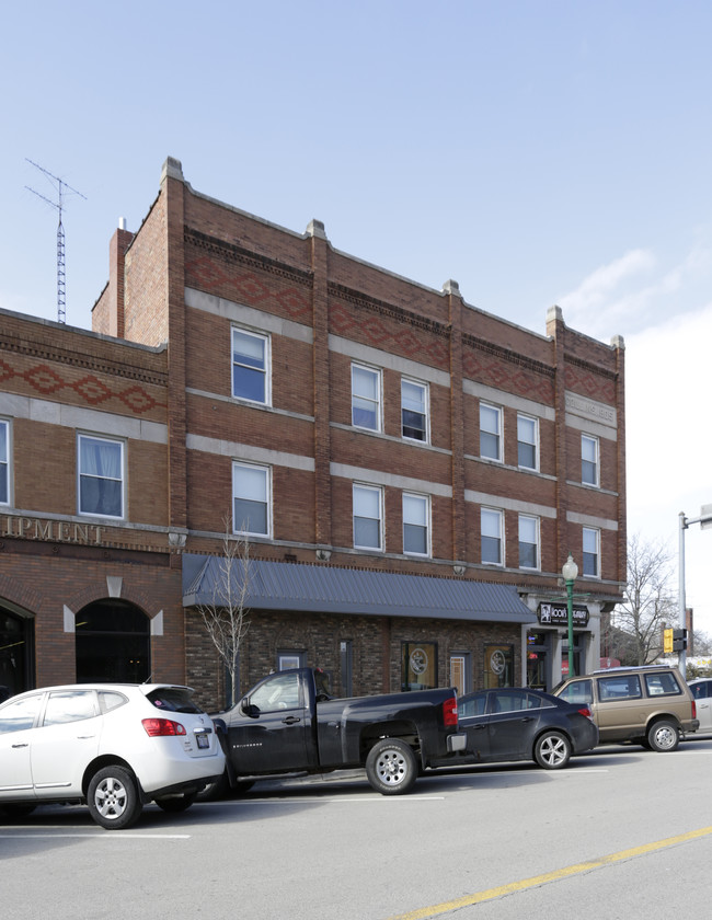 109-111 W Jackson St in Morris, IL - Building Photo - Building Photo