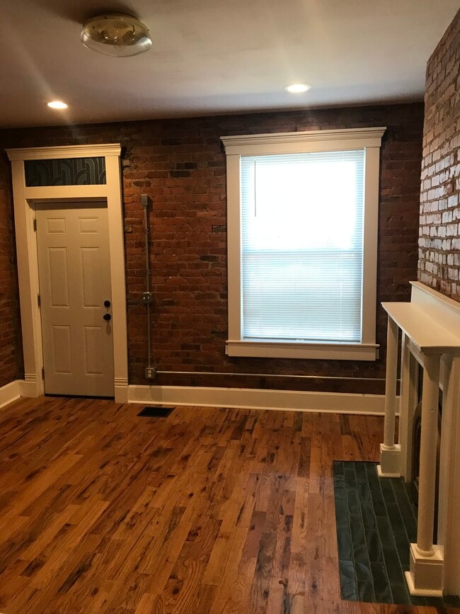 208 Dakota Ave, Unit 208 in Columbus, OH - Building Photo - Building Photo