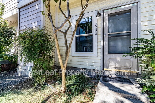 1933 Crossgate Park in San Antonio, TX - Building Photo - Building Photo