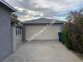 44415 Lowtree Ave in Lancaster, CA - Building Photo - Building Photo