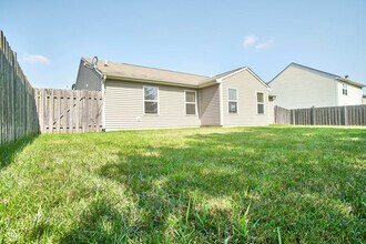 12983 Quarterback Ln in Fishers, IN - Building Photo - Building Photo