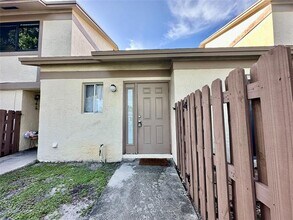 10875 NW 29th Manor in Sunrise, FL - Building Photo - Building Photo