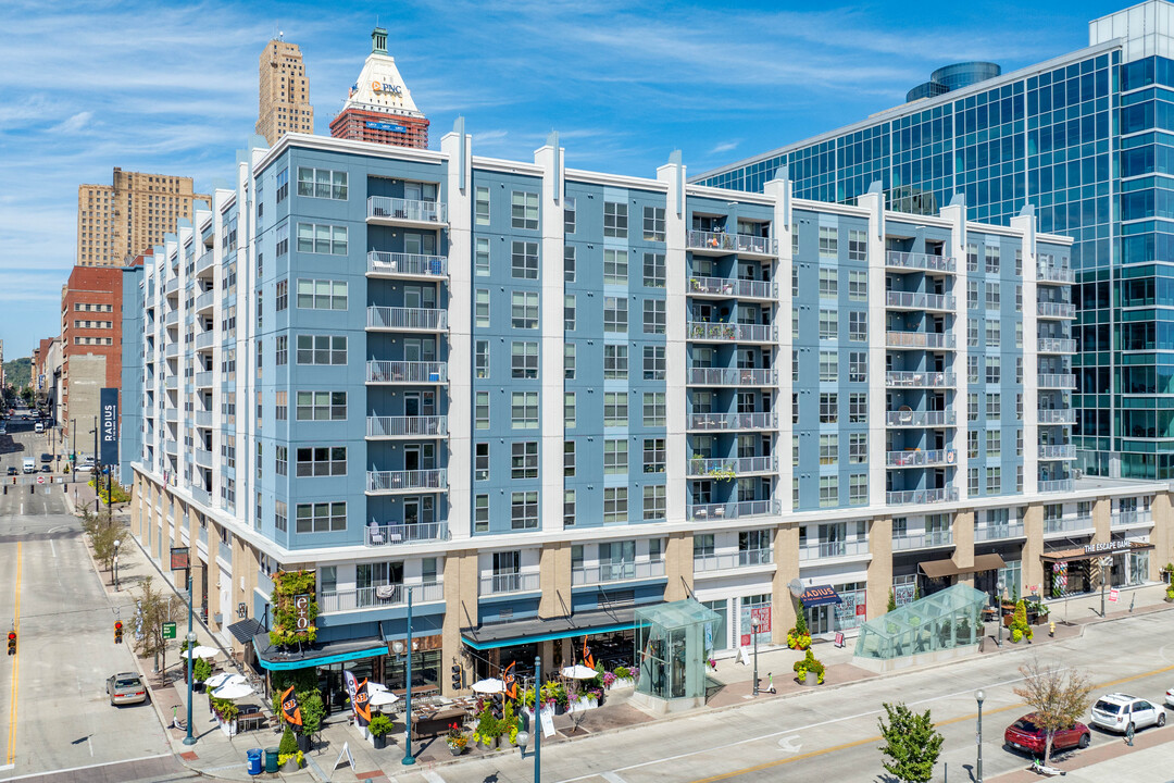 Radius At The Banks in Cincinnati, OH - Building Photo