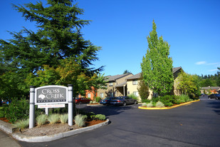 Cross Creek Apartments in Bellevue, WA - Building Photo