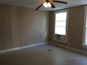 1814 Ave M 1/2-Unit -6 in Galveston, TX - Building Photo - Building Photo