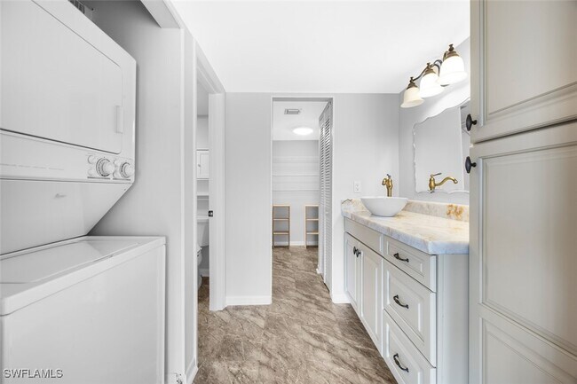 property at 1083 Forest Lakes Dr