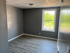 505 E 3rd St, Unit 3 in Hobart, IN - Building Photo - Building Photo