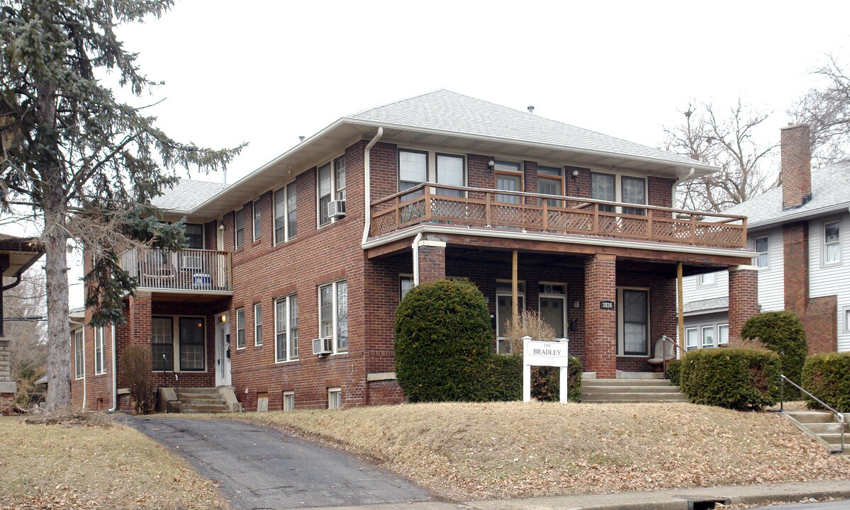 3836 Central Ave in Indianapolis, IN - Foto de edificio