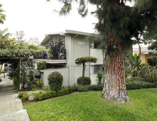 Monterey Gardens in Alhambra, CA - Foto de edificio - Building Photo