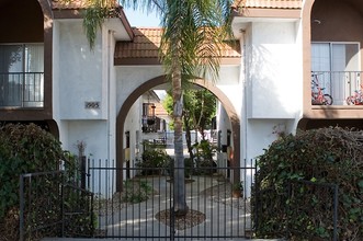 1905 De La Vina St in Santa Barbara, CA - Building Photo - Building Photo