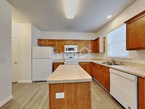 6004 Glen Way Dr, Unit 1429 in Winston-Salem, NC - Foto de edificio - Building Photo