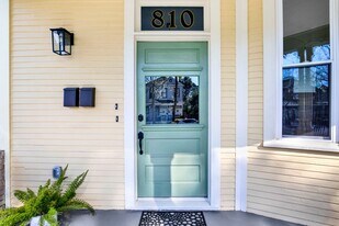 810 E Park Ave in Savannah, GA - Building Photo