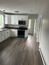 4 Wright St, Unit Apt. 2 in Gardner, MA - Building Photo - Building Photo