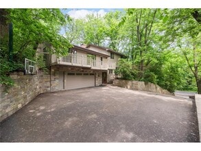 8040 Lea Rd in Minneapolis, MN - Building Photo - Building Photo