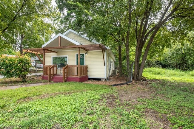 7511 Carver Ave in Austin, TX - Building Photo - Building Photo