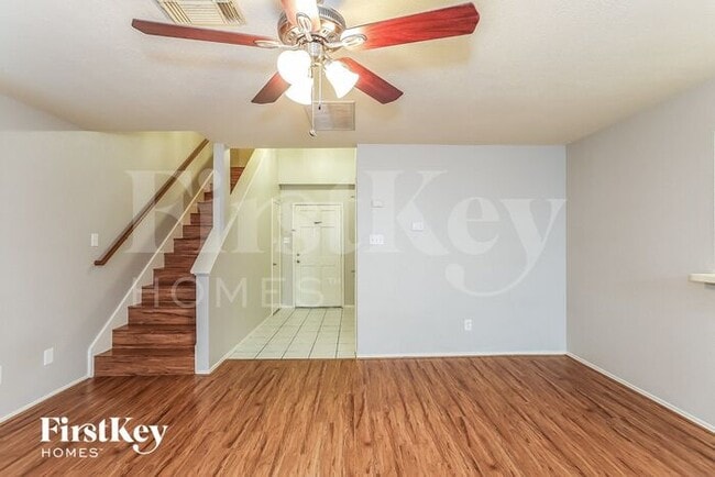 8614 E Rachlin Cir in Houston, TX - Building Photo - Building Photo