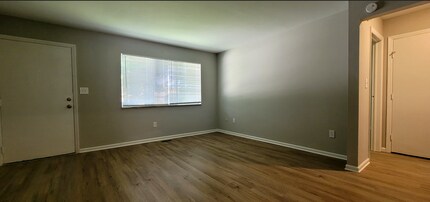 3006-3008 Creekview Cir in Dayton, OH - Building Photo - Building Photo