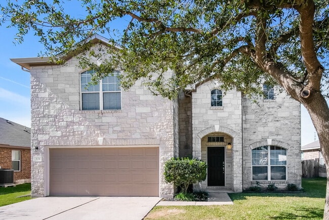 121 Castle Dr