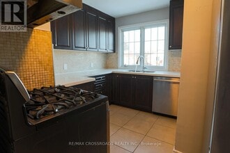 17 Strode Dr in Toronto, ON - Building Photo - Building Photo