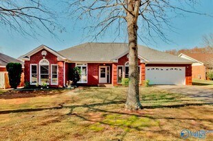 97 S Interlaken Dr in Madison, AL - Building Photo