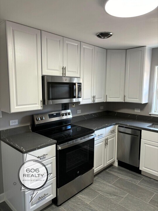 3112 Calwagner St in Franklin Park, IL - Building Photo