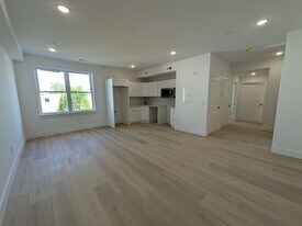 115 N 63rd St, Unit 1 in Philadelphia, PA - Building Photo