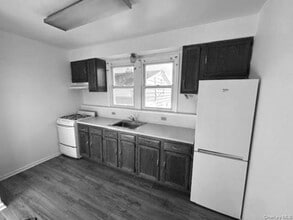 50 Huber Pl in Yonkers, NY - Building Photo - Building Photo