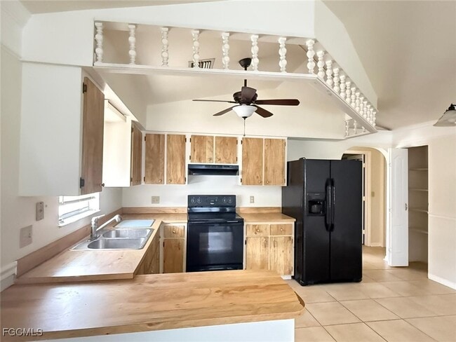 property at 4926 Vincennes Ct